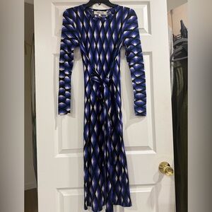 Diane Von Furstenberg Geometric Blue and Black Long Sleeve Tie Dress LIKE NEW!